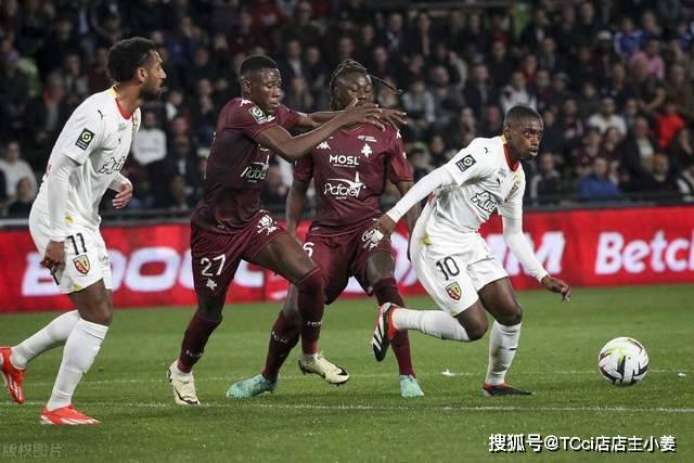 小卡复出快船大胜老鹰 约基奇46+10掘金克马刺